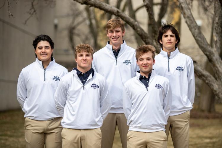 GRCC golfers posing for a team photo.