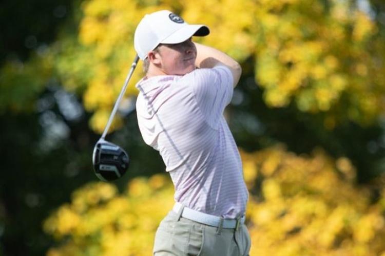 Arie Jackman golfing.